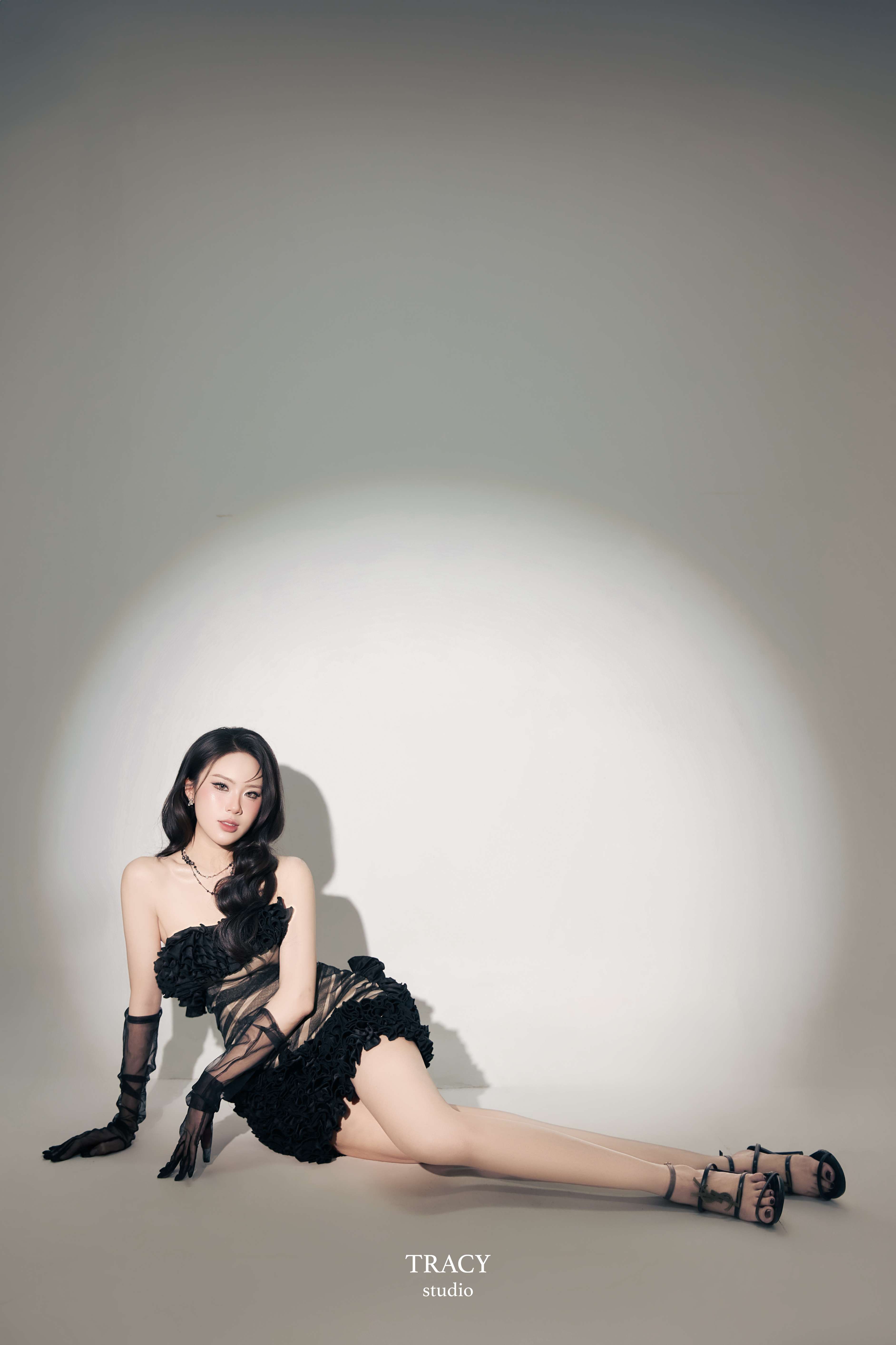 frontend/img/gallery/concept-cool-ngau-slay/tracy-studio-chup-concept-slay (1).jpg